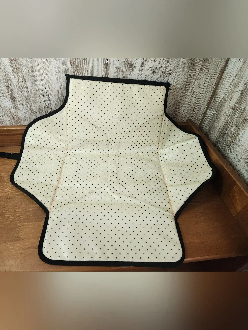 Skip Hop Pronto Baby Changing Station & Diaper Clutch Black Off White Polka Dot